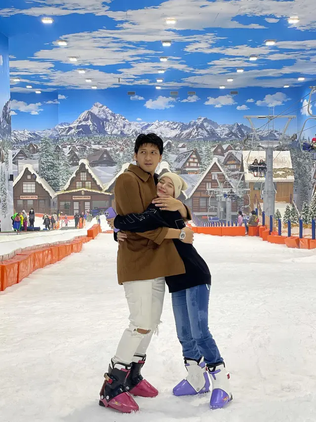 Tampil Makin Mesra, Ini 7 Potret Aditya Zoni dan Yasmine Ow Saat Liburan