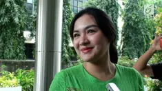 Vicky Shu diperiksa Bareskrim Polri sebagai saksi dalam kasus First Travel. Vicky dinilai mengetahui pemasaran First Travel melalui artis.