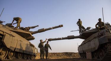 FOTO: Ketegangan Meningkat, Militer Israel Bergerak ke Perbatasan Lebanon