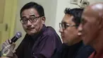 Mantan Menteri Agraria Ferry Mursyidan Baldan (kiri) memberikan keterangan saat hadir dalam konferensi pers Konser Jakarta Melayu Festival di Jakarta, Rabu (10/8). (Liputan6.com/Faizal Fanani) 