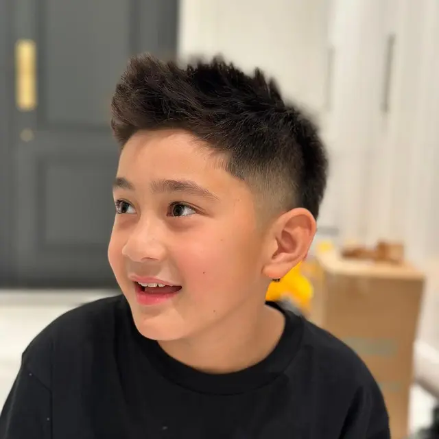 6 Potret Rafathar Usai Potong Rambut, Makin Tampan Disebut Mirip Bio One Kecil