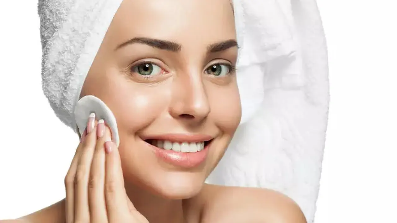 FIMELA Beauty: Pembersih Wajah untuk Kulit Kering / Image: Shutterstock