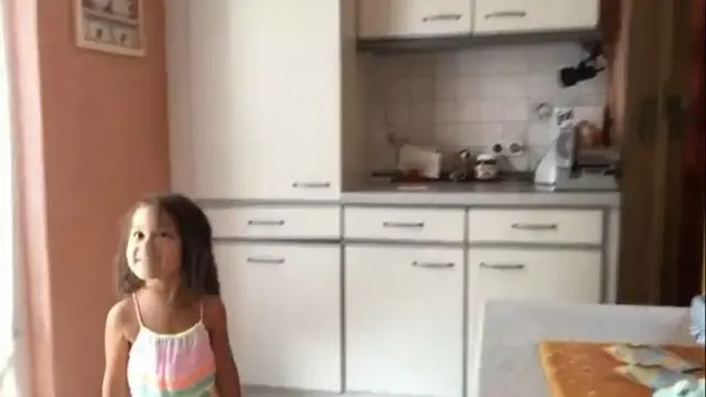 Lia Waode dan Keluarga