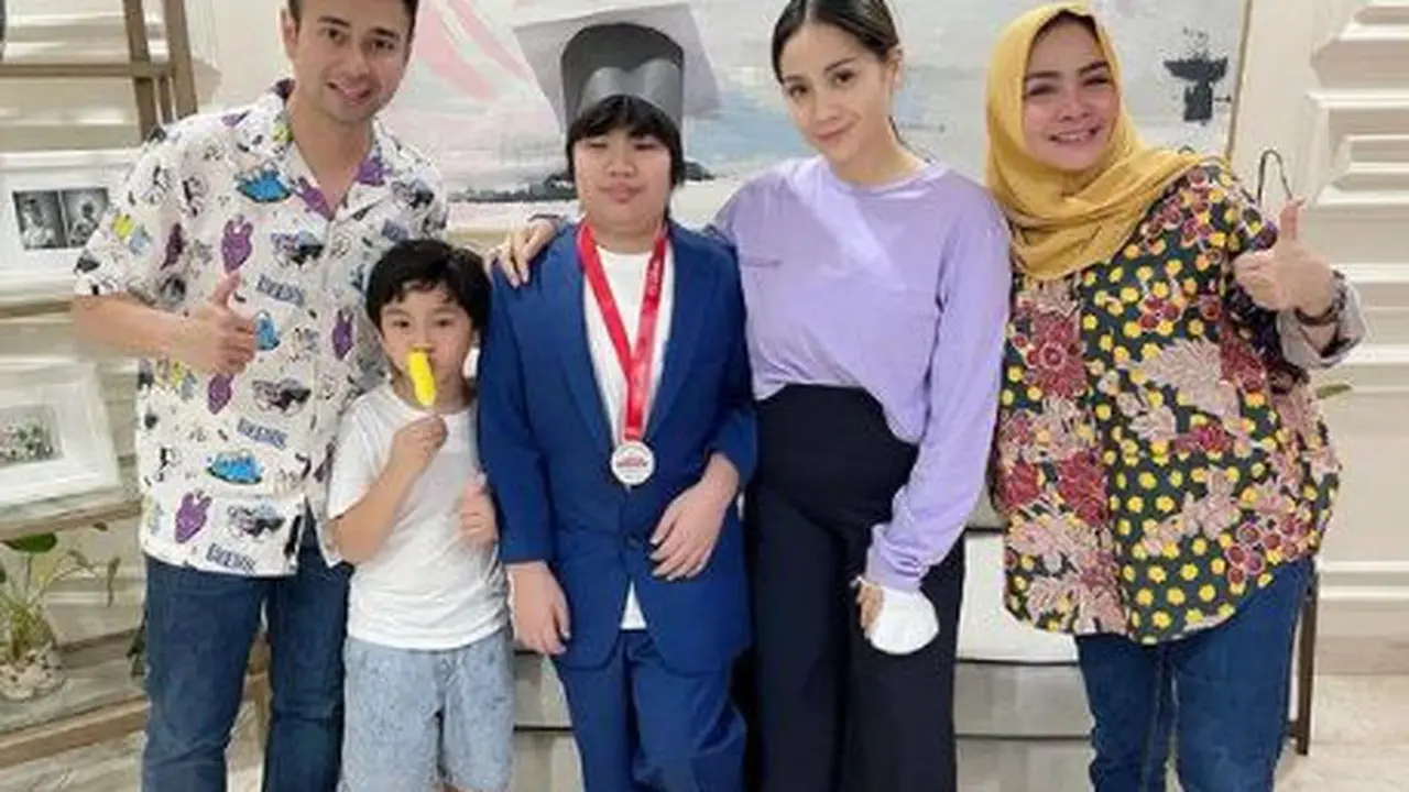 6 Potret Rumah Mertua Selebriti, Tak Kalah Mewah