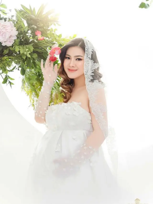 6 Potret Felicya Angelista Bergaun Putih saat Maternity Shoot Bareng Caesar Hito, Bak Pengantin Baru