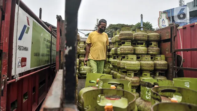 FOTO: Warga Beralih ke Gas Melon Imbas Kenaikan Harga LPG Nonsubsidi