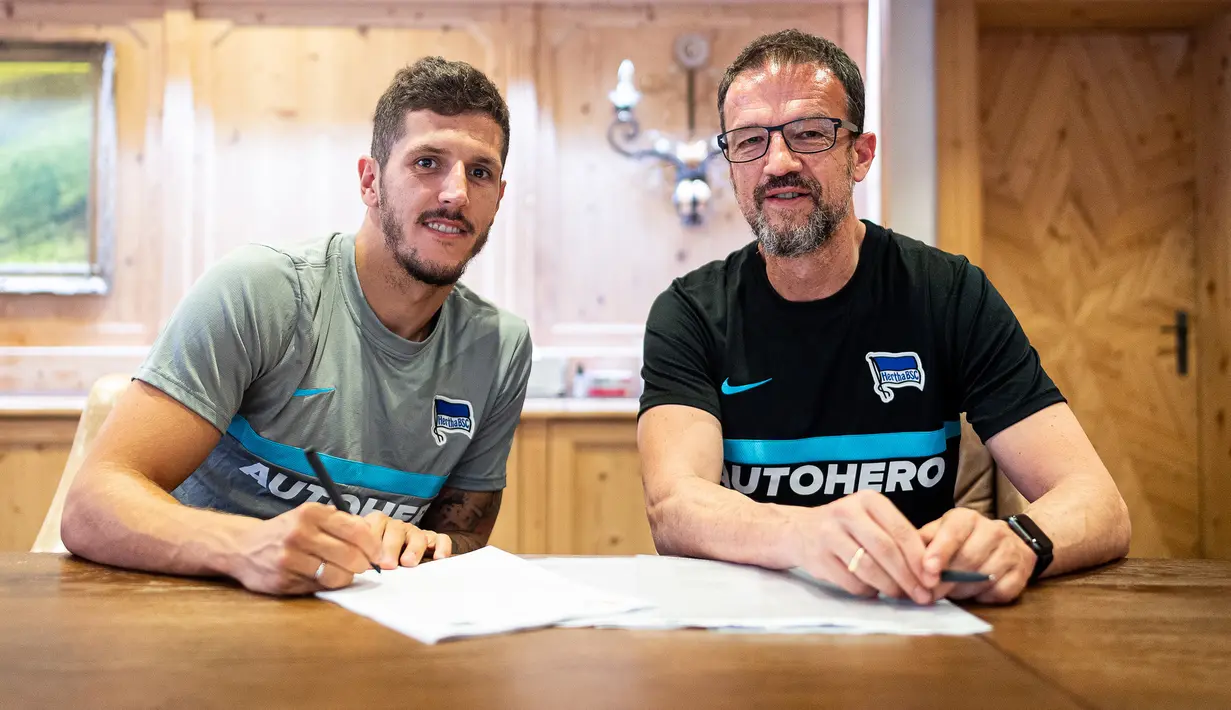 Stevan Jovetic. Striker berusia 31 tahun ini baru saja direkrut Hertha Berlin musim ini dari Monaco. Mempunyai pengalaman berlaga di 4 kompetisi elite Eropa diyakini akan memudahkannya beradaptasi dengan tim barunya. (Foto: herthabsc.com)