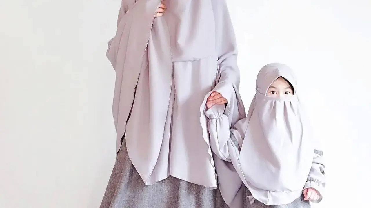 Ilustrasi gamis couple ibu dan anak