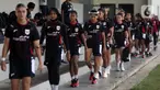 Pemain Tim Nasional (Timnas) Sepakbola Putri Indonesia saat tiba di lapangan latih Jakarta International Stadium (JIS), Jumat (20/6/2025). (Liputan6.com/Helmi Fithriansyah)