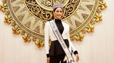 Ayu Maulida terbilang cukup aktif di media sosial. Bahkan, wanita asal Surabaya ini kerap mengunggah gaya penampilannya yang sering curi perhatian netizen. (Liputan6.com/IG/@ayumaulida97)