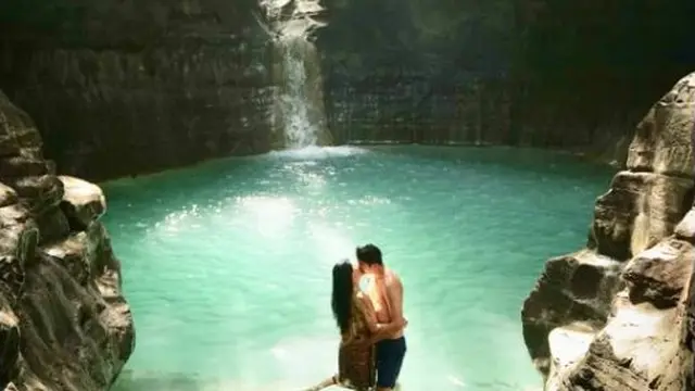 Deretan Foto Mesra Titi Kamal dan Christian Sugiono Berlatar Cantiknya Sumba