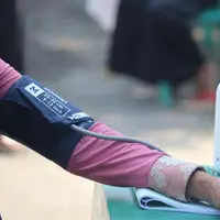 Ilustrasi pemeriksaan tekanan darah. (Foto: Unsplash/Mufid Majnun)