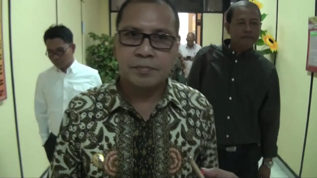 Wali Kota Makassar, Moh. Romdhan Pomanto hadiri panggilan Polisi (Liputan6.com/ Eka Hakim)