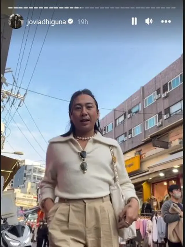 7 Potret Seleb Liburan di Korea Selatan, Jovi Adhiguna Nyaris Datangi Halloween Itaewon
