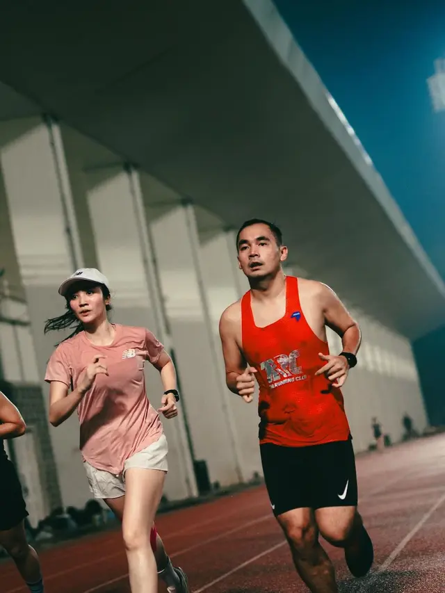 Febby Rastanty Latihan Lari Maraton