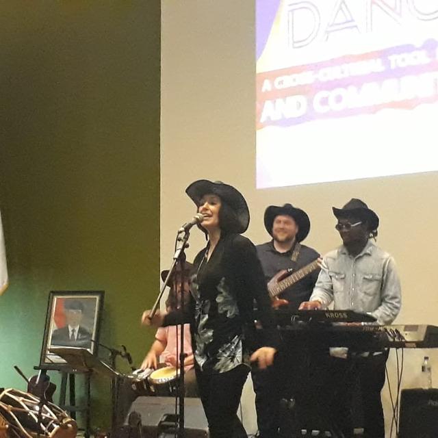 Dangdut Cowboys Band Dangdut Asal Amerika Sukses Bikin Mahasiswa Bergoyang Lifestyle Liputan6 Com