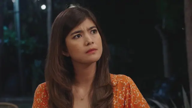 Di Antara Dua Cinta
