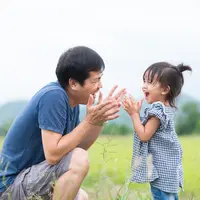 ilustrasi ayah dan anak perempuan/copyright by SUKJAI PHOTO (Shutterstock)