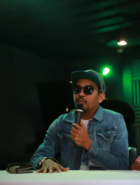 "Album ini memiliki kedalaman pesan. Justru yang ingin kita share ke dunia tentang bagaimana kehidupan Muslim dan Kristen di Maluku pada tahun 1999," ujar Glenn Fredly Kamis (13/4). (Adrian Putra/Bintang.com)