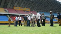 Tim teknik Persatuan Sepakbola Seluruh Indonesia (PSSI) melakukan peninjauan Stadion GSJ Palembang, pada Kamis (27/8/2020) lalu (Dok. Humas Pemprov Sumsel / Nefri Inge)