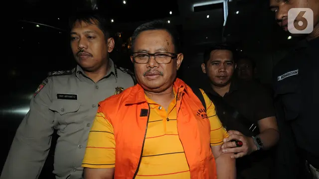 Ekspresi Bupati Indramayu Supendi Saat Berompi Tahanan KPK