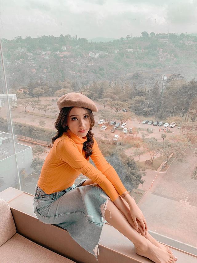 7 Potret Bella Aprilia Model Yang Dikabarkan Calon Istri Ivan Gunawan Hot Liputan6 Com