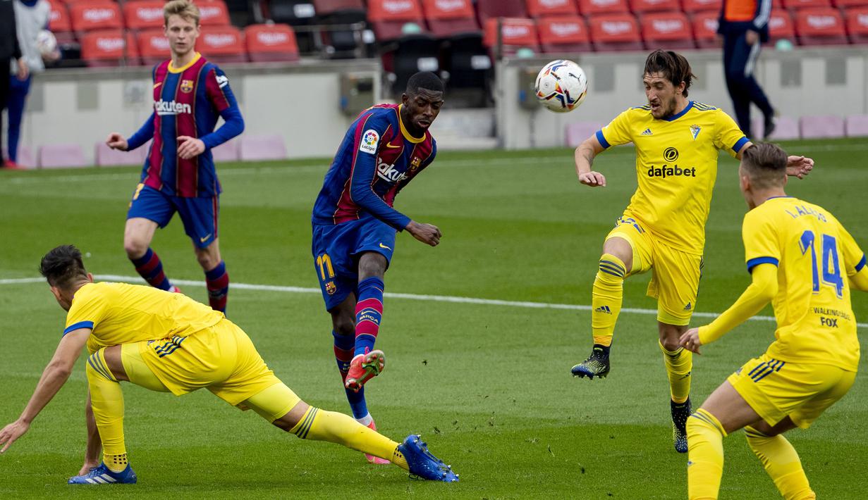 Barcelona tidak beranjak dari peringkat ketiga klasemen sementara Liga Spanyol. Mereka gagal memangkas marhin dari peringkat pertama dan kedua yang ditempati Atletico Madrid dan Real Madrid. (Foto: AP/Joan Monfort)