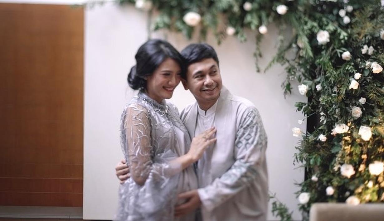  Sikap  Perhatian Raditya Dika saat  Istri  Sudah Hamil  Besar 