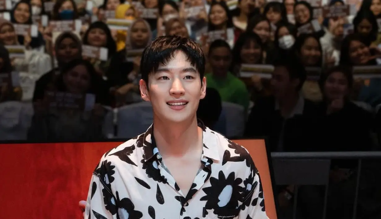 Potret Lee Je Hoon fan meeting di Indonesia. (Instagram/ leejehoon_official)