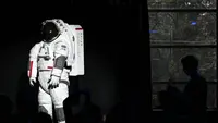 Prada Rilis Dalaman Baju Astronot NASA, Targetkan Orang-orang Super Kaya