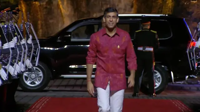 8 Potret Pemimpin-Delegasi Dunia Pakai Kain Tenun Ikat Bali saat Gala Dinner KTT G20 di GWK