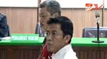 Anggota DPR dari Fraksi PKS Muhammad Misbakhun menjalani sidang kali pertama sebagai terdakwa kasus pemilikan LC fiktif di Bank Century, siang ini.