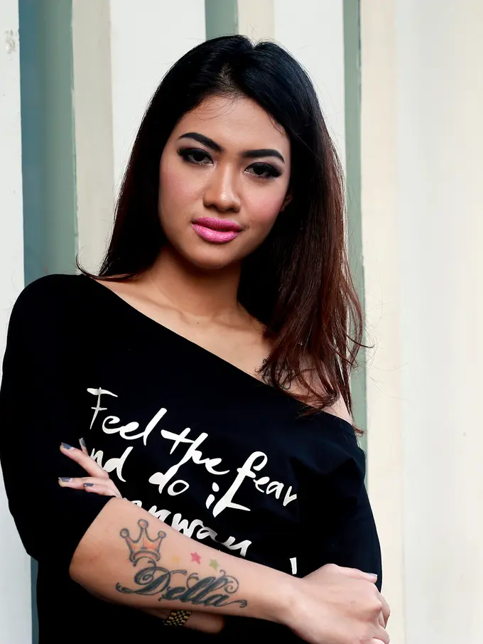 [Bintang] Della Perez