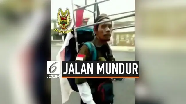 Seorang pria rela berjalan kaki menuju Jakarta untuk memberikan tanda bakti cinta tanah air.