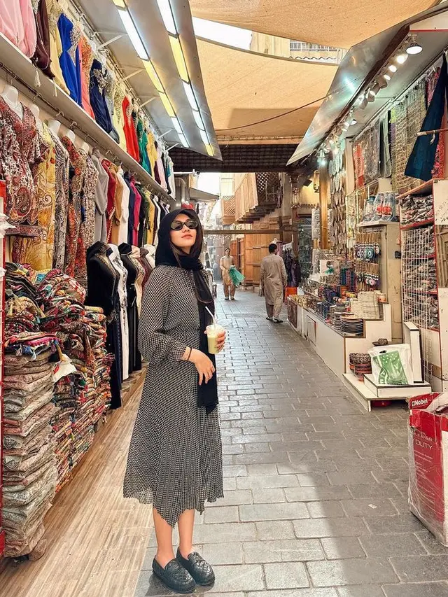 Gaya Artis Liburan ke Dubai.