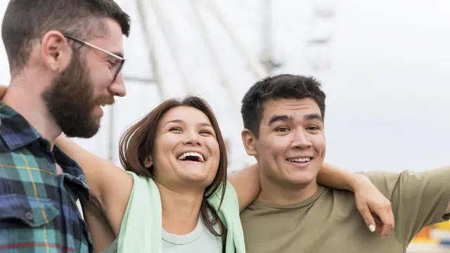 5 Zodiak yang Dikenal Mudah Berteman dengan Siapa Saja (photo by freepik.com)