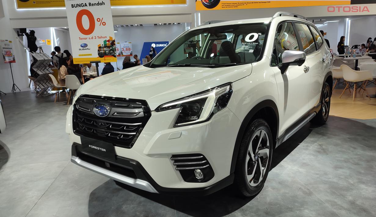 Subaru Forester siap bersaing dengan kompetitornya dalam segmen SUV 5 Seater. Mobil ini memiliki dimensi 4640 mm x 1815 mm x 1730 mm.