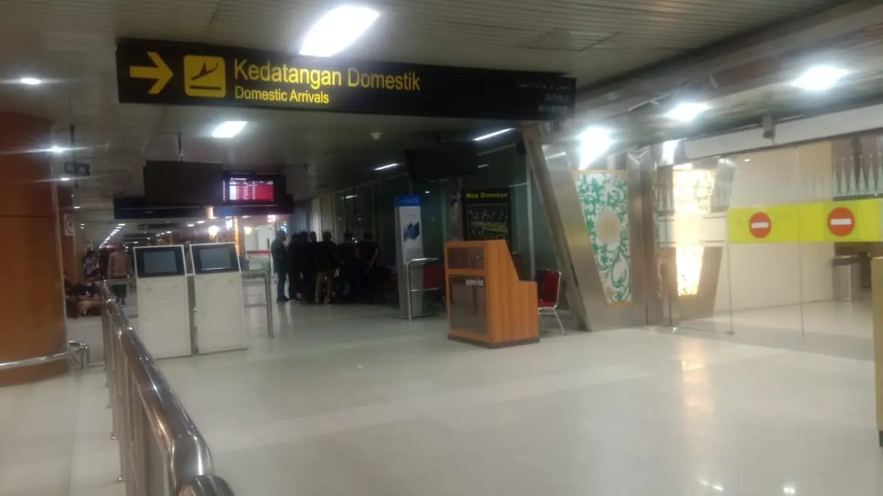 Suasana Bandara Supadio Pontianak, usai Sriwijaya Air dikabarkan los contact dan jatuh. (Foto: Liputan6.com/Aceng Muakaram)