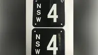 Sebuah plat nomor mobil klasik "NSW 4" terjual dalam sebuah pelelagan di Sydney, Australia, 29 Agustus lalu, sebesar Rp 26 miliar (Foto: CarAdvice).