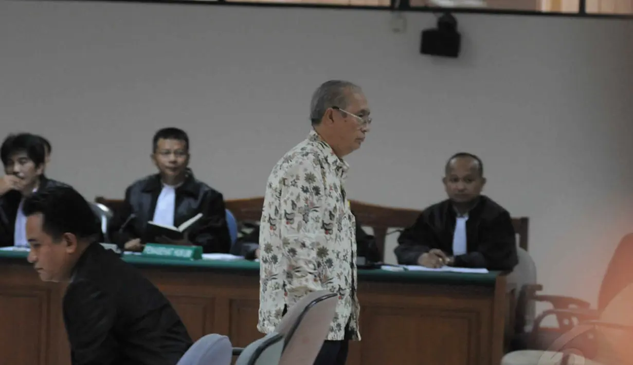 Selain Yusril Ihza Mahendra, kuasa Anas Urbaningrum juga menghadirkan Ahli Hukum Pidana Prof Erman Rajagukguk, Jakarta, Rabu (3/9/14). (Liputan6.com/Herman Zakharia) 