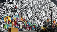 Just Cavalli Bantah Tuduhan Plagiat Grafiti dalam Produknya