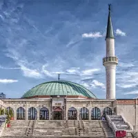 Wina Islamic Centre, Wina, Austria. (spottedbylocals.com)