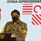 Menko Perekonomian Airlangga Hartarto menggelar jumpa pers usai bertemu Presiden Joko Widodo di Kantor Presiden, Jakarta, Senin (20/7/2020). Jokowi menandatangani Peraturan Pemerintah (PP) tentang pembentukan Tim Pemulihan Ekonomi Nasional dan Penanganan Covid-19. (ANTARA FOTO/Sigid Kurniawan/POOL)