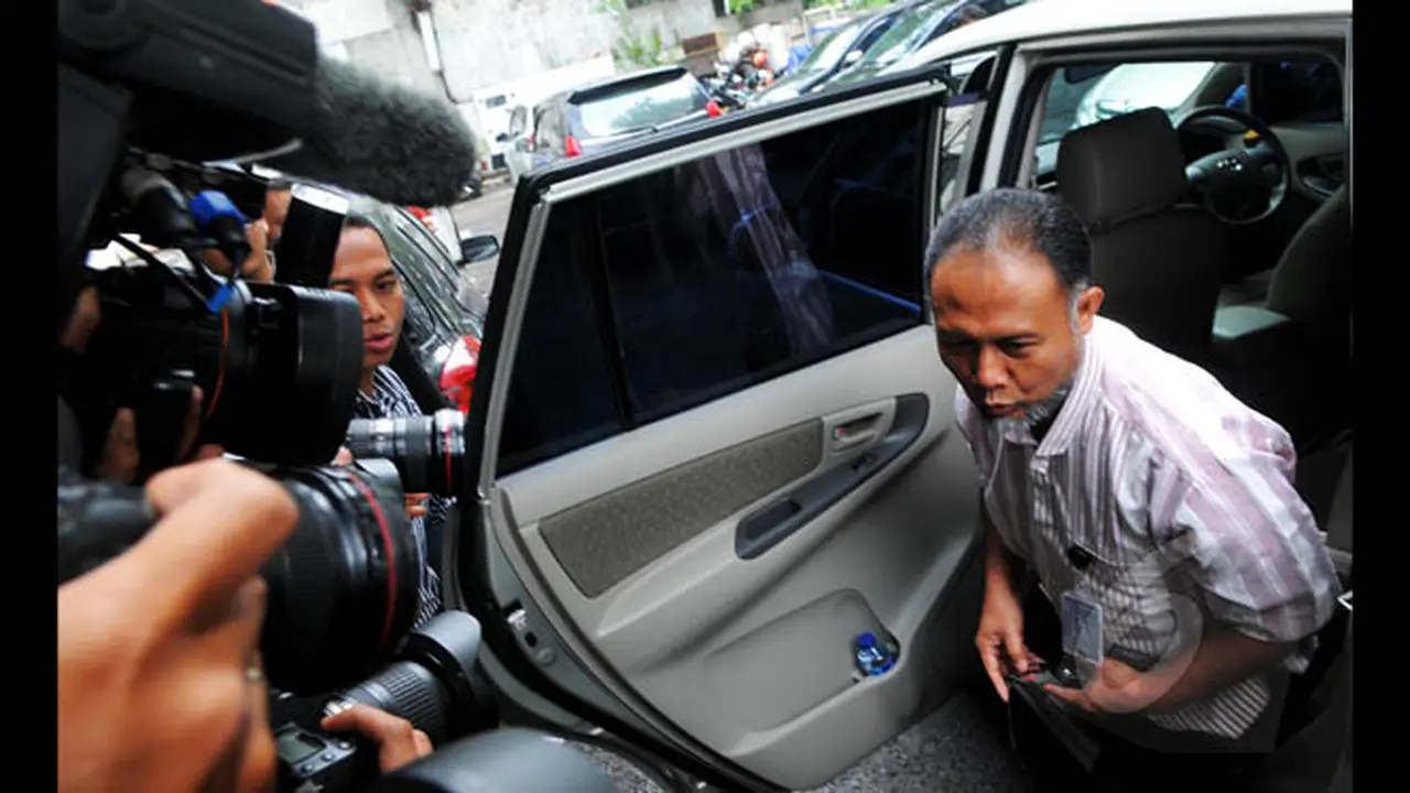 Mensesneg: Jokowi Belum Tentukan Nasib Bambang Widjojanto