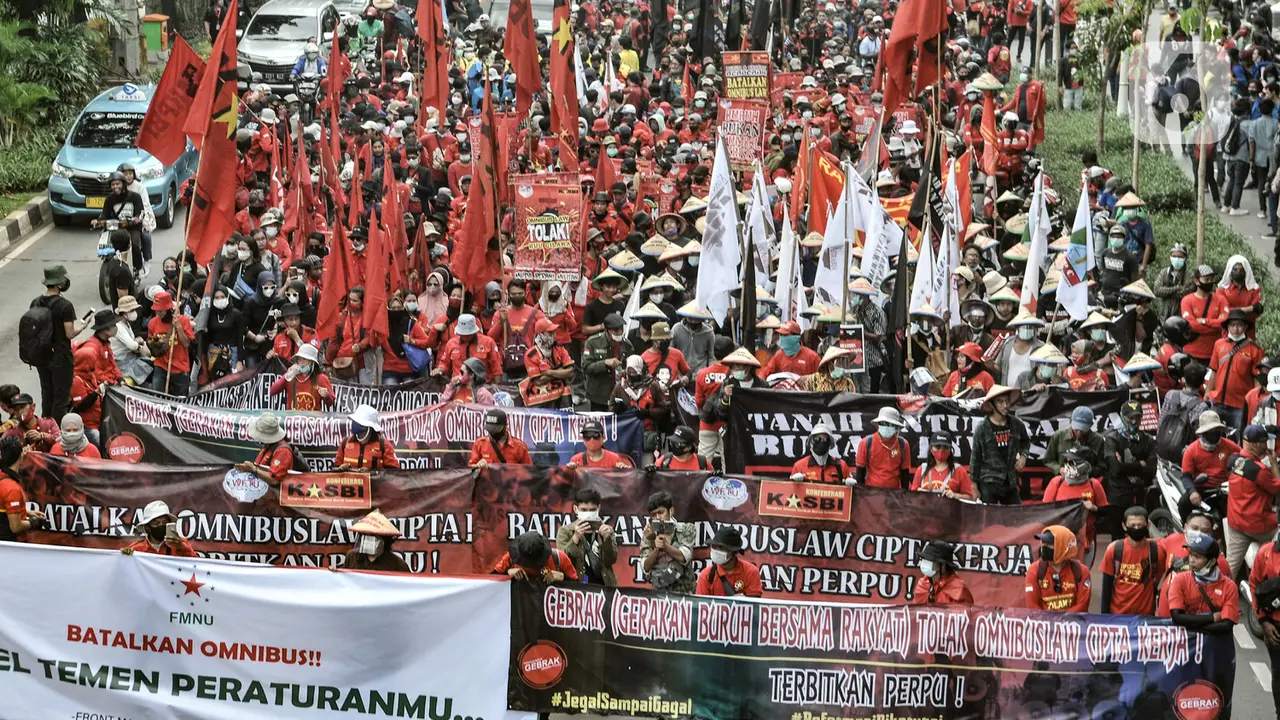 Ratusan Buruh dan Tani Longmarch Menuju Istana