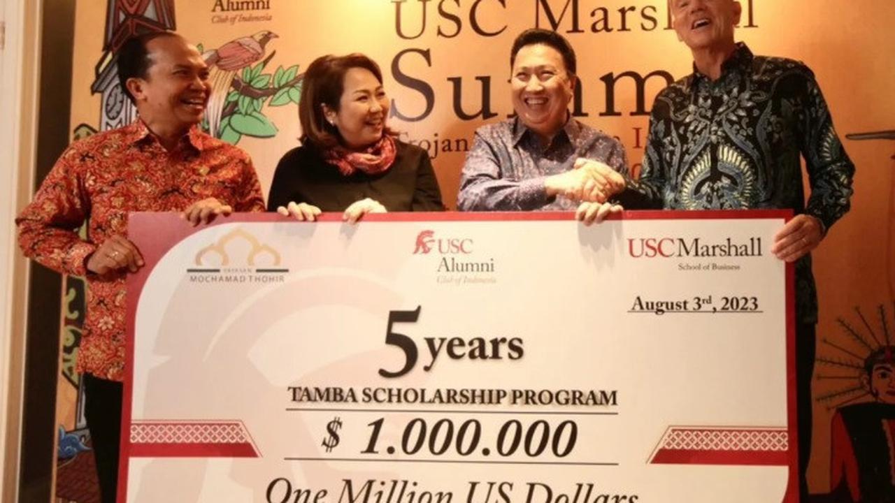 Yayasan Mochamad Thohir dan Yayasan Alumni USC Indonesia memberikan beasiswa TAMBA (Thohir-AUSCI-MBA) senilai satu juta dolar AS kepada lima orang Indonesia