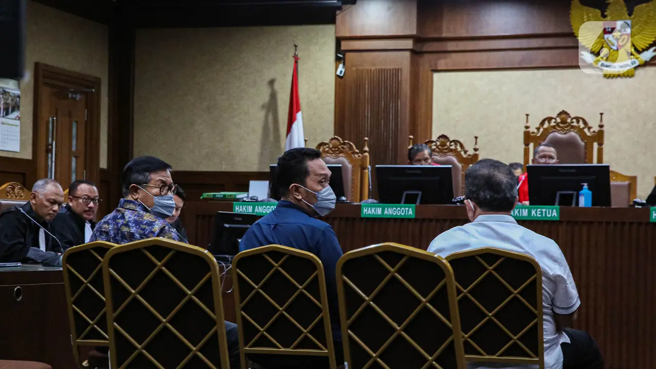 Tiga Hakim Tersangka Suap Vonis Bebas Ronald Tannur Jalani Sidang Pembacaan Dakwaan