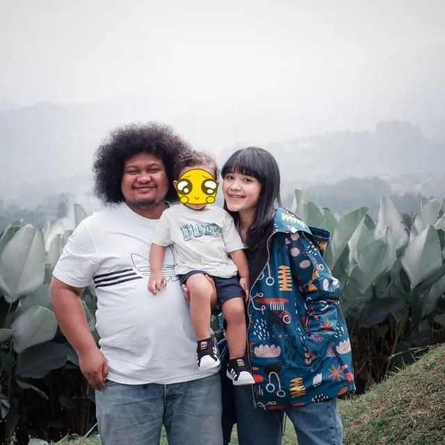 Nantikan Anak Ke-2, Ini 7 Potret Mesra Babe Cabiita dan Istri yang Jarang Tersorot