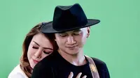 Saat berlibur, mereka pun selalu terlihat sangat romantis. Keromantisan pasangan ini nampaknya memang sudah diakui oleh masyarakat luas. (Liputan6.com/IG/@anji.akunkedua)