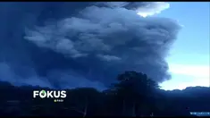 Gunung Tangkuban Perahu erupsi, ketinggian kolom abu mencapai 200 meter.